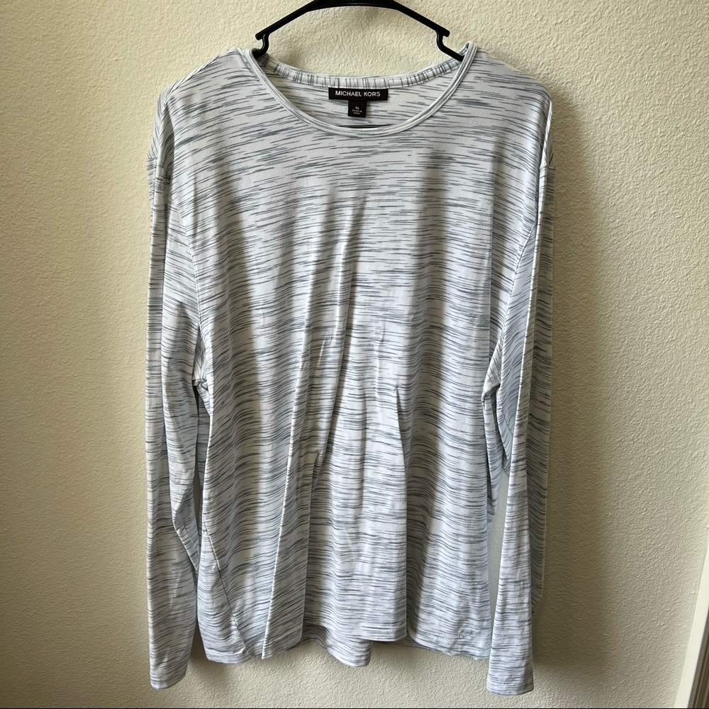 Like new men’s Michael Kors long sleeve shirt. Size XL